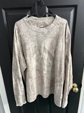 Abercrombie & Fitch Neutral Leaf-Print Crewneck Tee - Beige Green